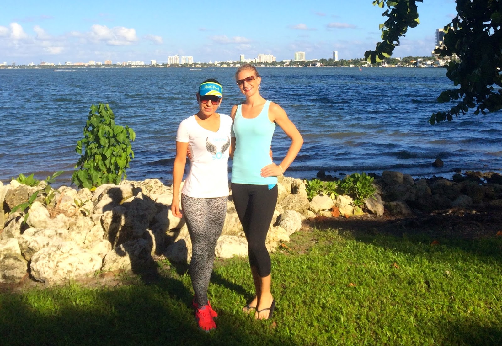 Apply yoga teachings to your daily routine. Aplica las enseñanzas del yoga en la vida diaria.